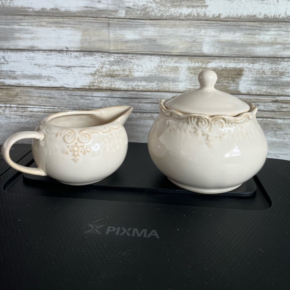 I. Godinger & Co Creamer And Sugar Bowl - Off White & Tan Embossed Design - Picture 1 of 6